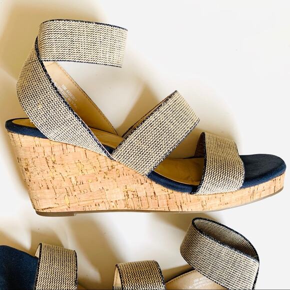 C comfort Wedge Sandal - Picture 2 of 9